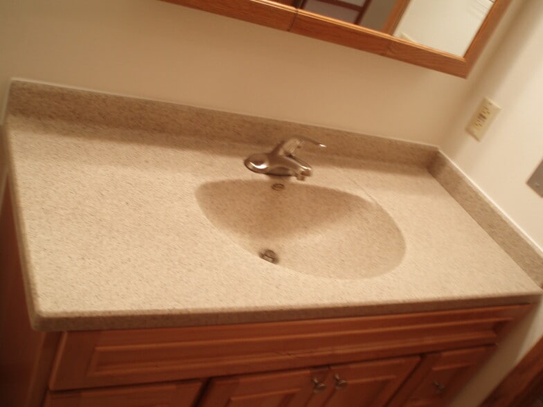 Building Photo - 1012 10th Ave N