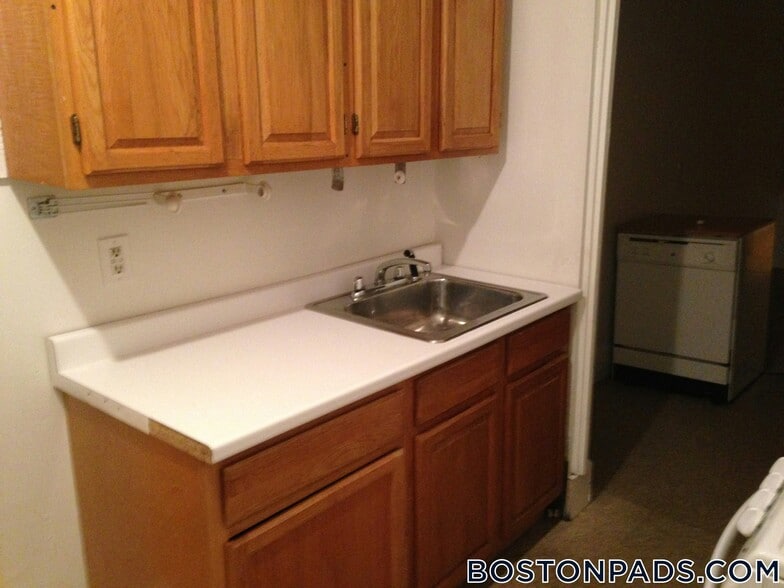 Building Photo - 35 Brookline St