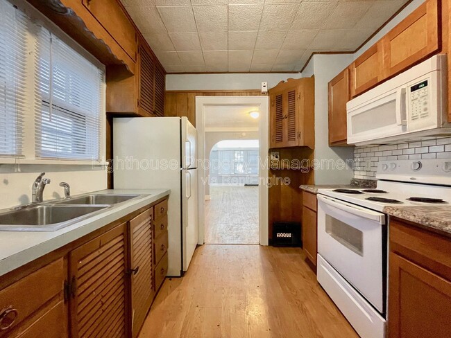 Building Photo - 1183 Emerson Ave