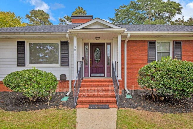 Building Photo - 301 Fairfield Rd