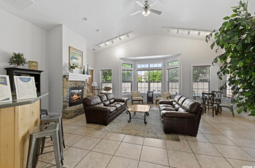 Building Photo - 1546 W 110 N