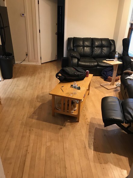 living room - 543 W Mifflin St