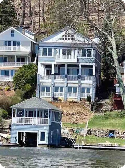 Building Photo - 307 Lakeside Blvd