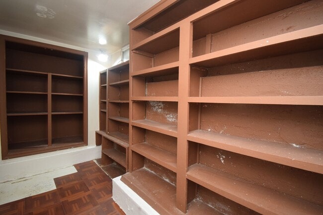 Building Photo - Bright Midvale 3 Bed – Near Fashion Place & Fort Union!!!