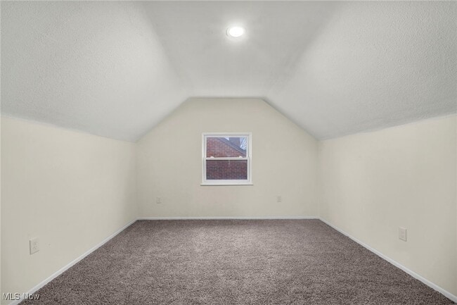 Building Photo - 766 E 232nd St