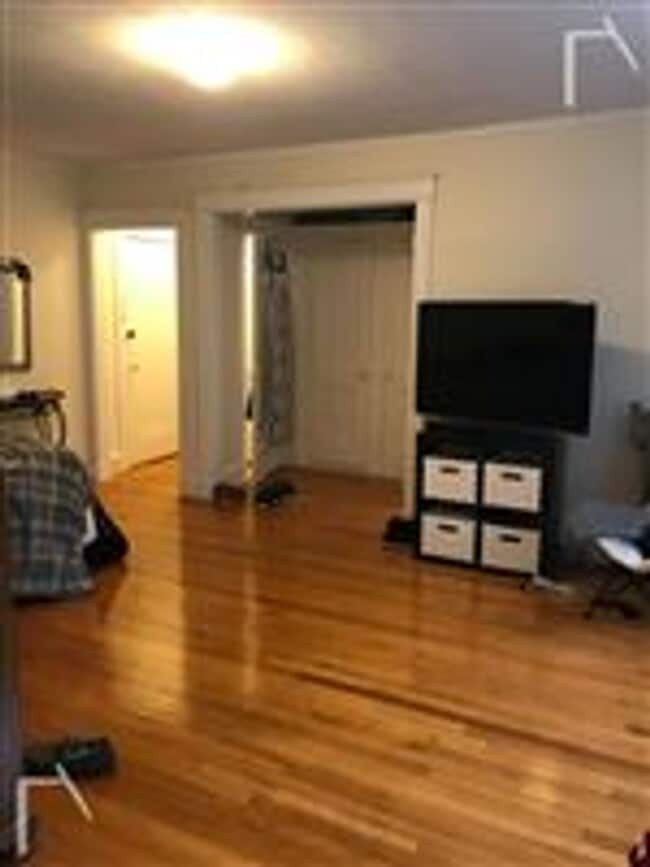 Building Photo - Classic Boston Studio | Elevator Building, Laundry & Parking Available