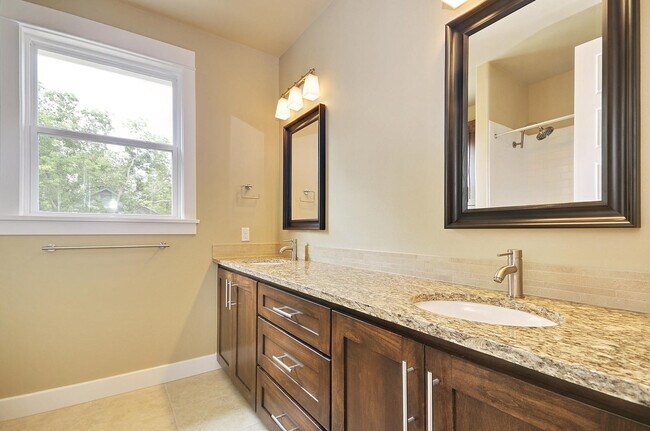 Building Photo - UT PRE-LEASE: 2011 Constructed Custom West...