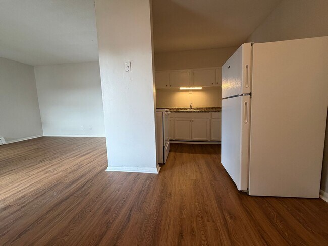 Building Photo - 421 Poplar Level Ct