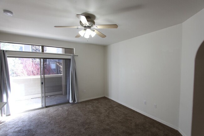Building Photo - $500 Off 1st Month’s Rent | 3BR Summit Park Condo with Fireplace & Balcony