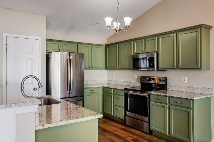 Building Photo - 2004 Olive Tree Ln