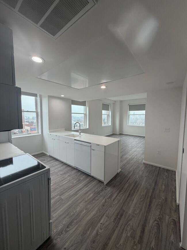 Building Photo - Market District Lofts