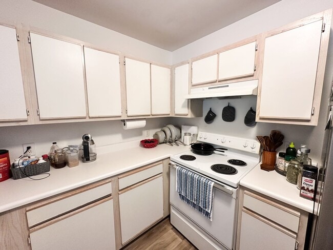 Building Photo - Comfortable and Convenient 3 Bedroom Townhome in Wilmington, NC