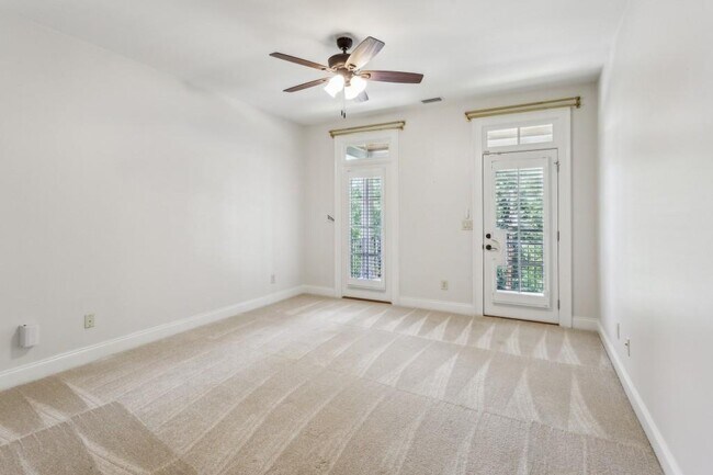 Building Photo - 1363 Sylvan Cir NE