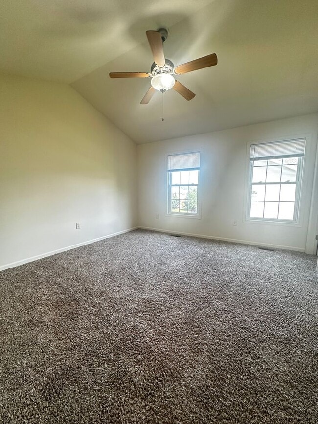 Building Photo - Townhome for Rent in Taylor Springs *****F...