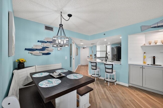 Building Photo - 9650 S Ocean Dr