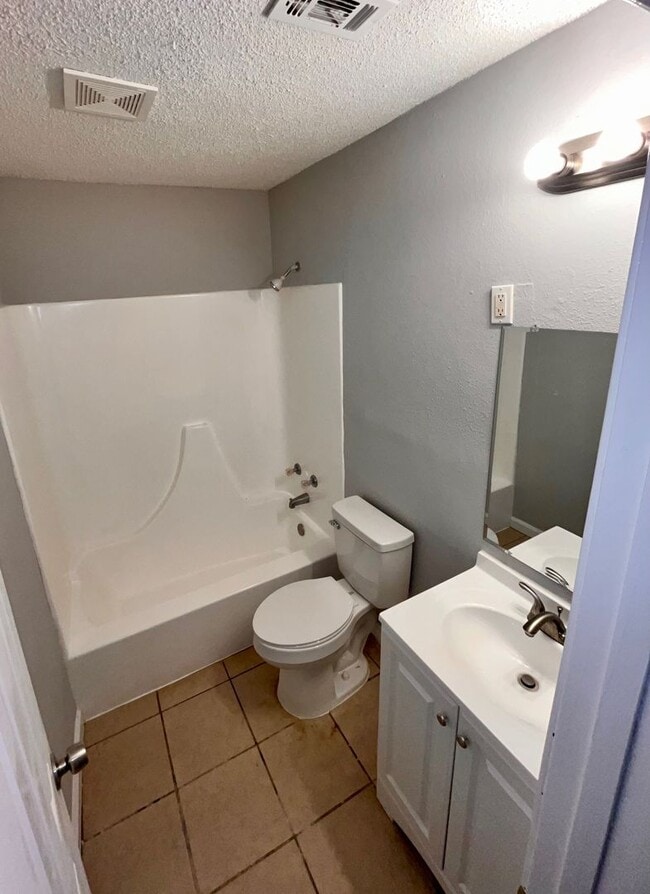 Building Photo - Gulfport 5 Bedroom