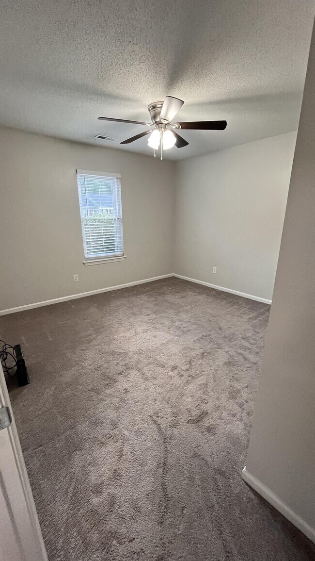Building Photo - 3409 Woodbaugh Dr