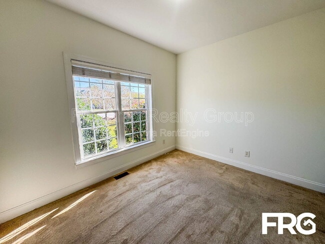 Building Photo - 2426 Pinetops Dr