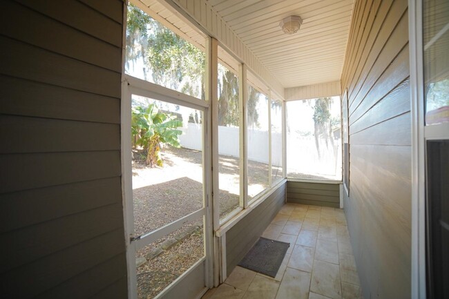 Building Photo - 1155 Sandler Ridge Rd