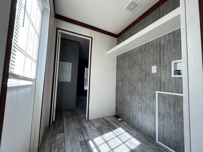 Building Photo - 3150 Plateau Dr