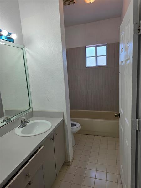 Building Photo - 7917 Tuscany Dr