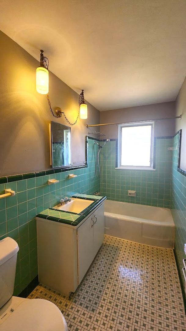 Building Photo - Darling 3 Bed 1.5 Bath 1 Car Garage in the Country Estates Addn Midwest City