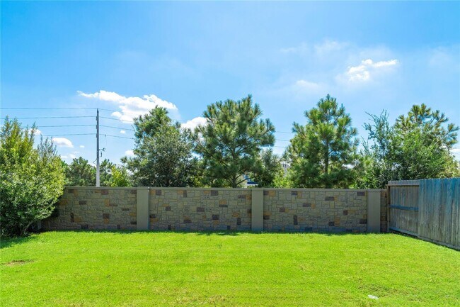 Building Photo - 29023 Laurel Grove Ln