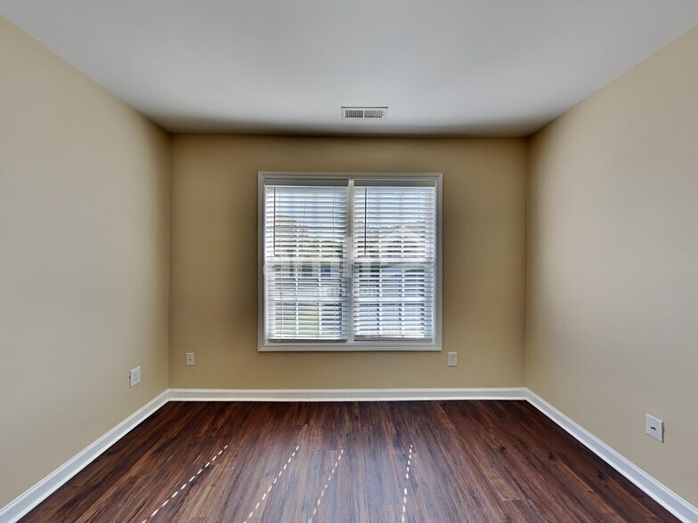 Building Photo - 129 Longbay St