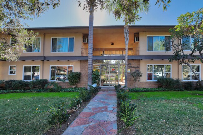 Primary Photo - 500 E Washington Blvd