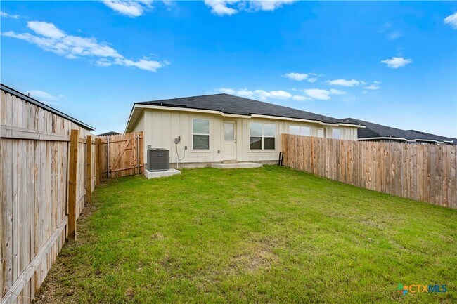 Building Photo - 1214 Concord Dr