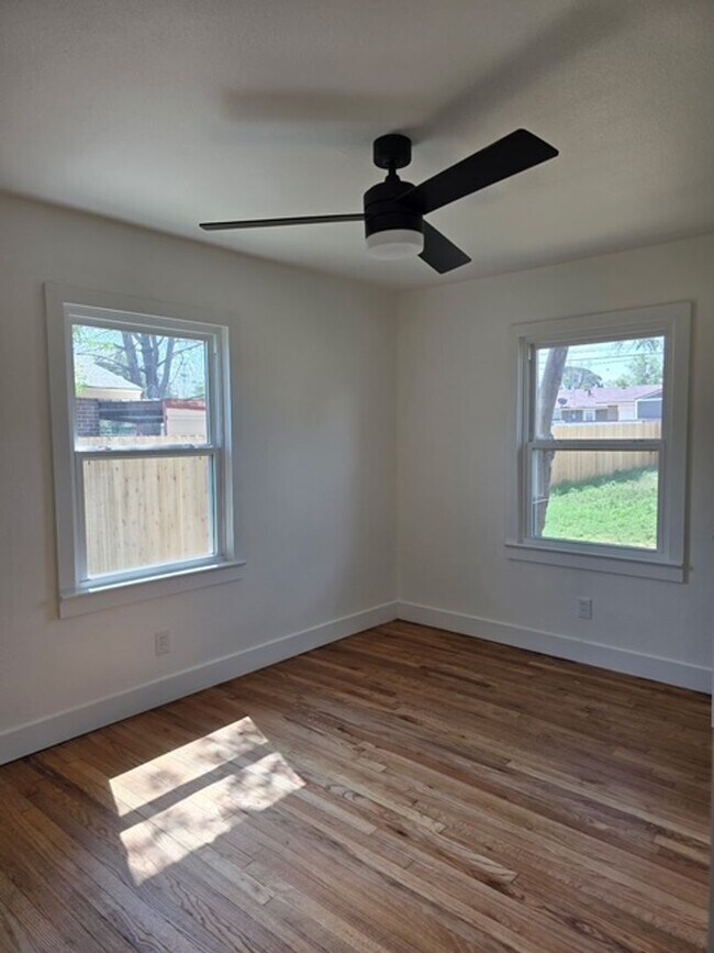 Building Photo - Beautifully Remodeled 3 bedroom Rental in ...