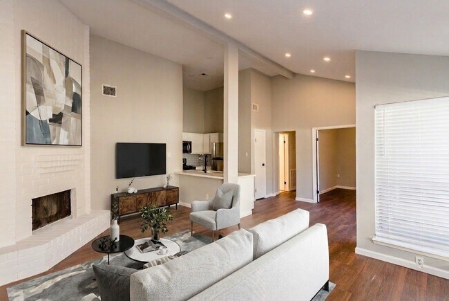 Building Photo - 5115 Beaver Hollow Dr