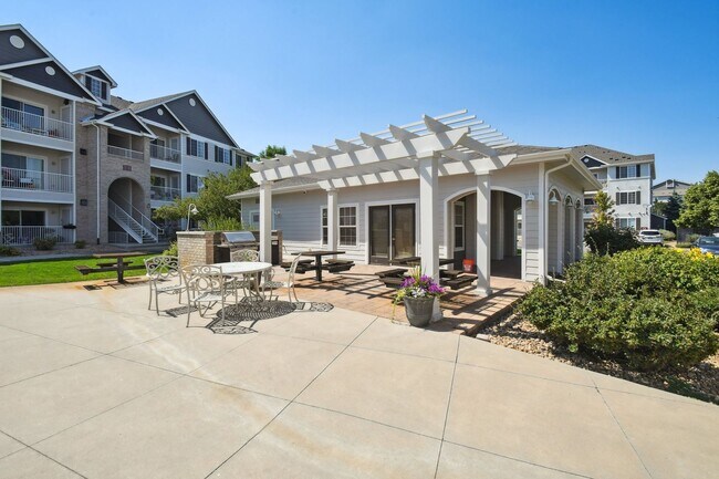 Building Photo - 15700 E Jamison Dr