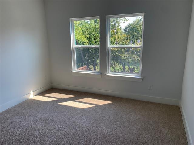 Building Photo - 208 E Park Dr