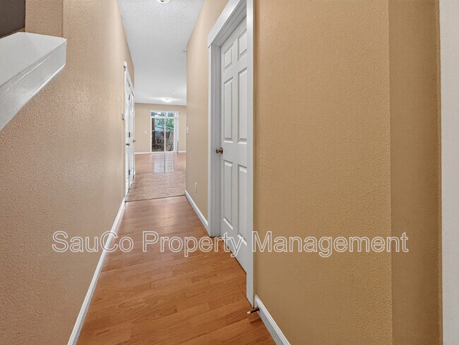 Building Photo - 1109 NE 106th Ave