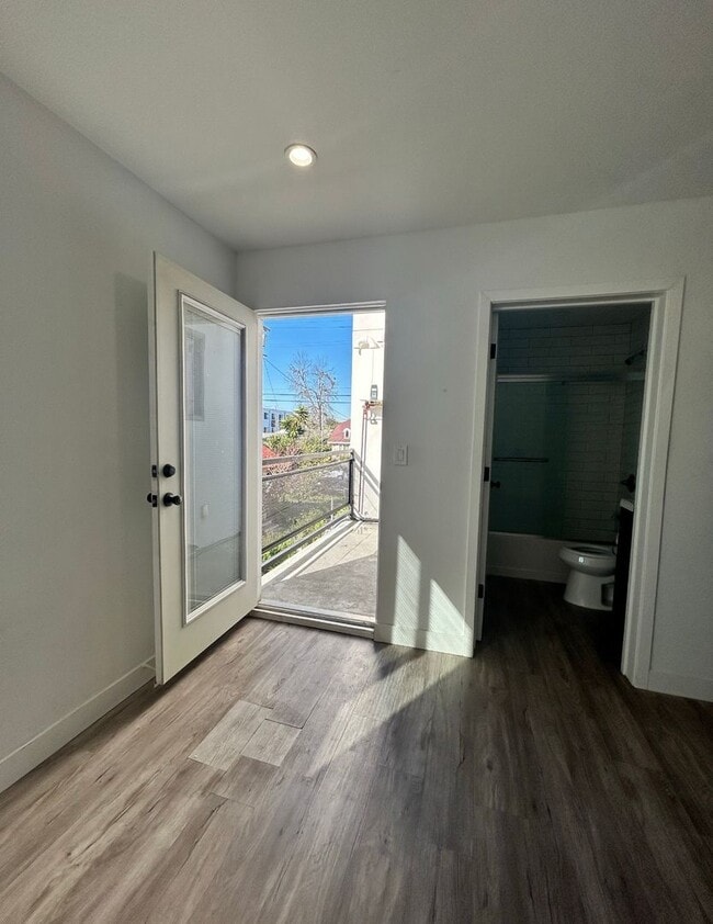 Building Photo - Private Bedroom w Personal Bathroom & Shower, shared student-oriented space