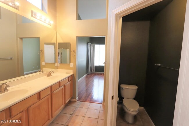 Building Photo - 2280 E Indian Wells Dr