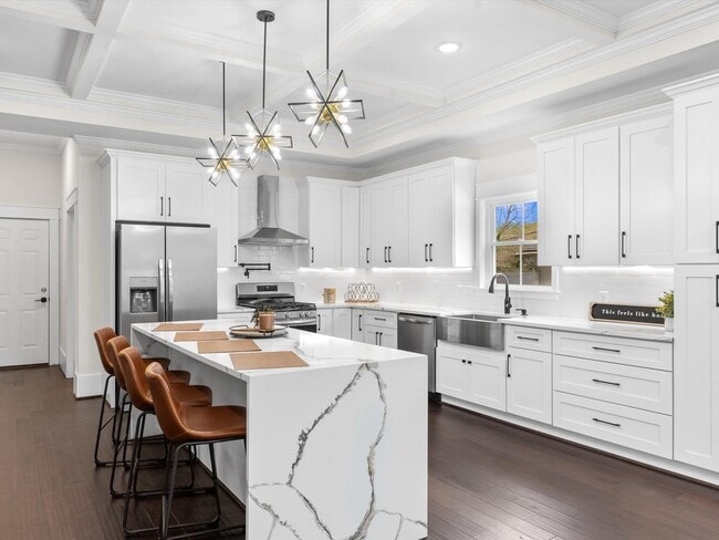 Building Photo - Modern Luxury Meets Everyday Comfort in Th...