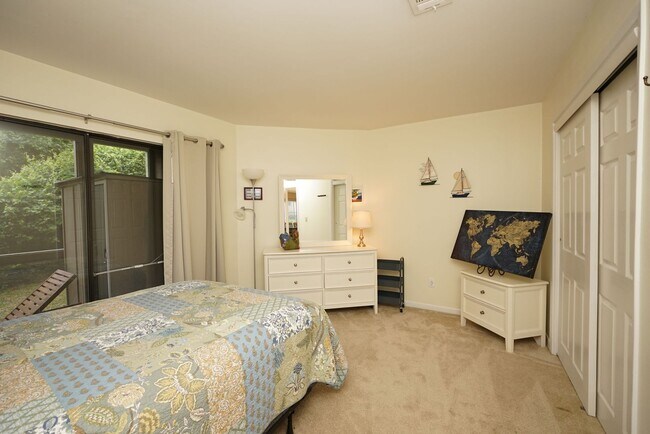 Building Photo - First Floor Condo in Bluewater Bay