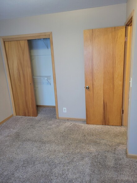 Building Photo - 6042 Adams St