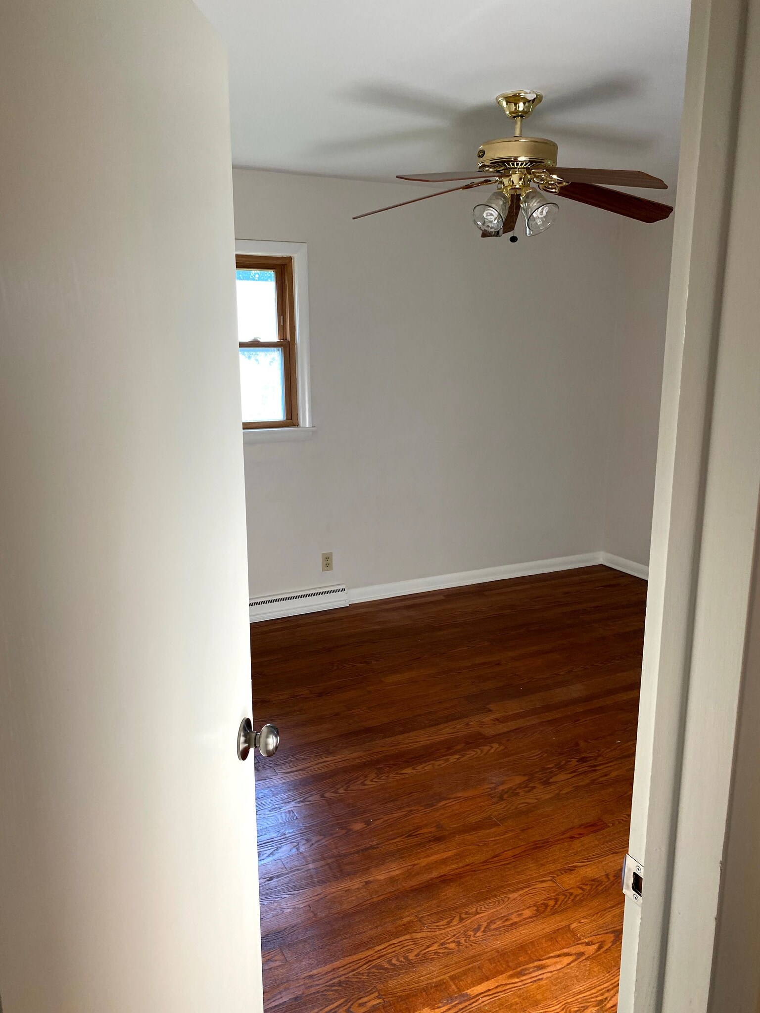 Building Photo - 3648 E Tesch Ave