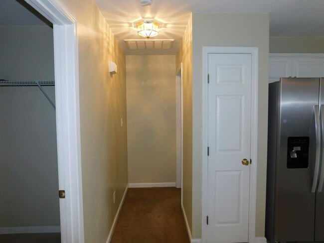 Building Photo - Great home in a desirable neighborhood!