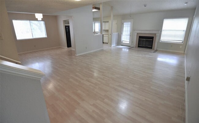 Building Photo - 13121 New Boston Bend