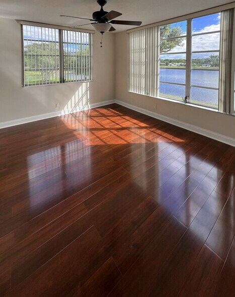 Building Photo - 3150 N Course Ln