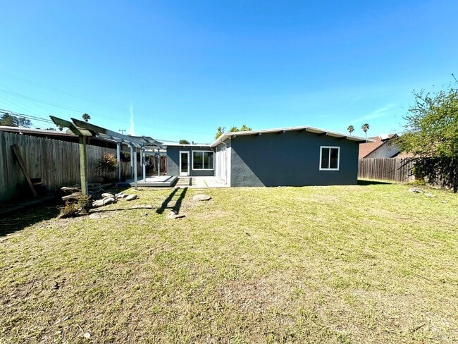Building Photo - 1111 Marionola Way