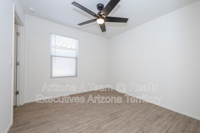 Building Photo - 4639 S Brandywine Dr