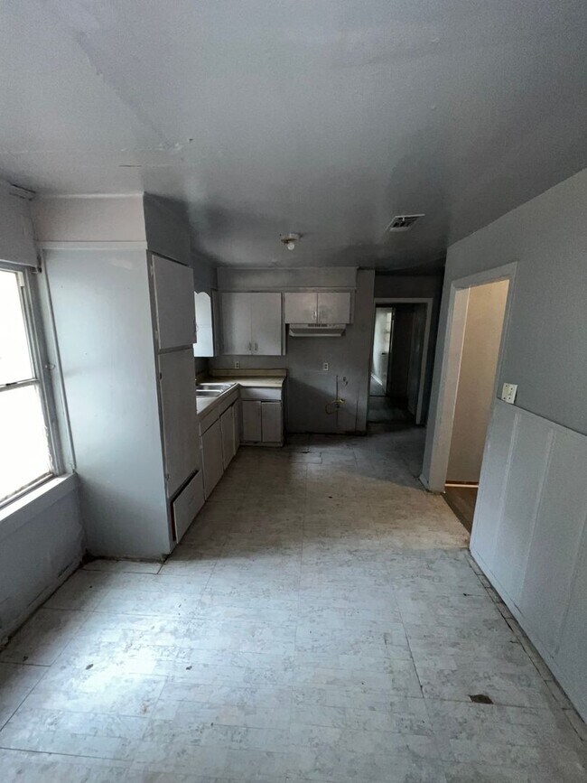 Building Photo - Sunset Acres! 3 bed/ 1 bath.