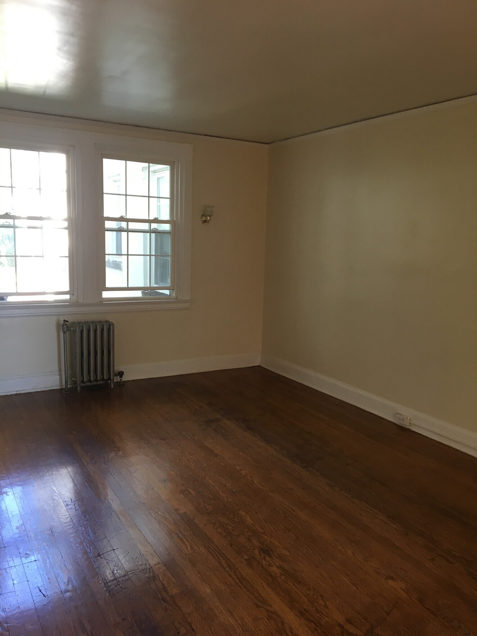 Building Photo - 4135 Roland Ave