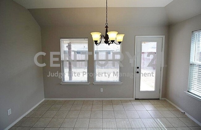 Building Photo - Wonderful 4/2/2 In Waxahachie For Rent!