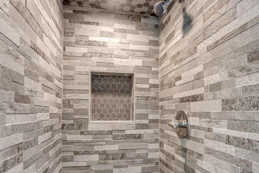 Spa Shower with Frameless Glass - 2311 Blackhaw Ct
